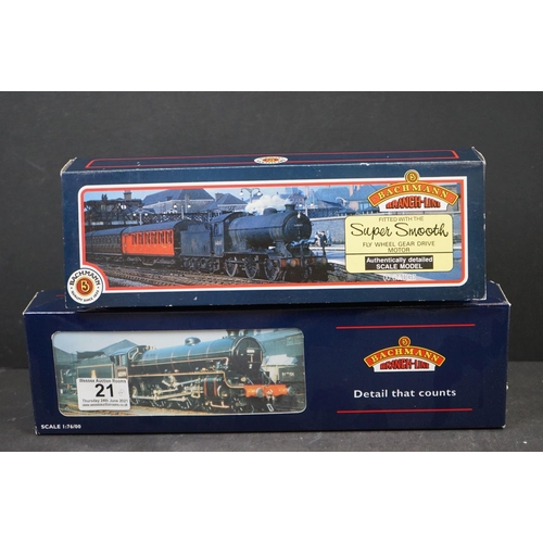 21 - Two boxed Bachmann OO gauge locomotives to include 31-706 B1 104D Roedeer LNER Lined Black (w/o Gene... 