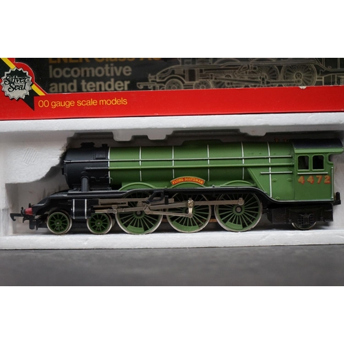 23 - Two boxed Hornby OO gauge locomotives to include R855 LNER Loco Flying Scotsman and R866 LNER B12 Lo... 