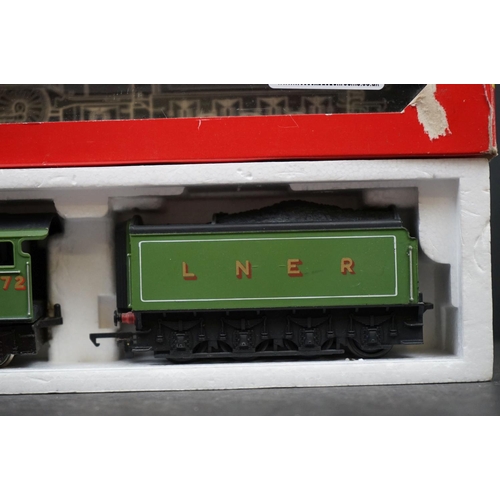 23 - Two boxed Hornby OO gauge locomotives to include R855 LNER Loco Flying Scotsman and R866 LNER B12 Lo... 