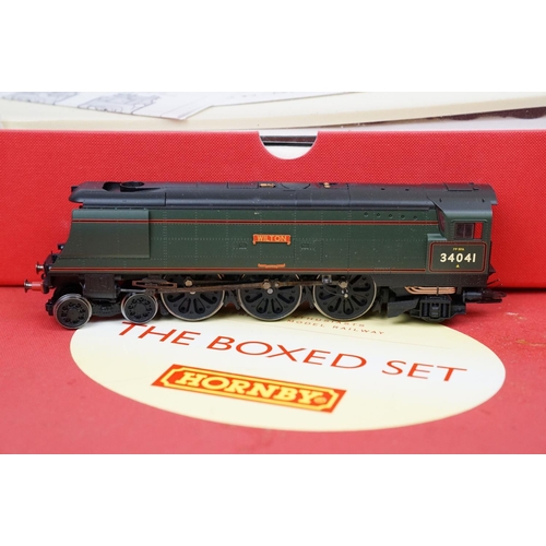 28 - Hornby OO gauge R1042 The Boxed One electric train set complete with R2218 BR 4-6-2 Wilton West Coun... 