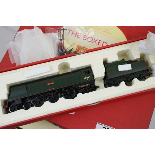 28 - Hornby OO gauge R1042 The Boxed One electric train set complete with R2218 BR 4-6-2 Wilton West Coun... 