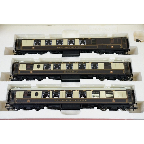 28 - Hornby OO gauge R1042 The Boxed One electric train set complete with R2218 BR 4-6-2 Wilton West Coun... 