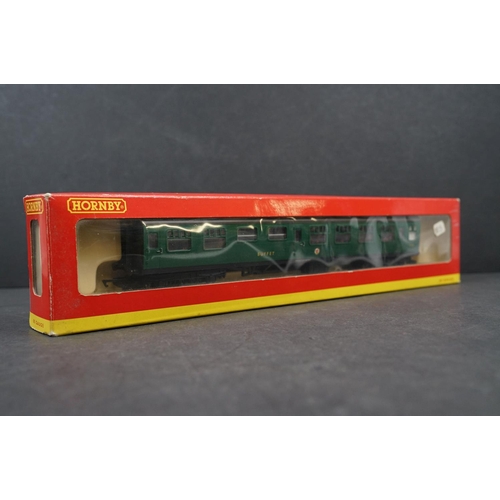 33 - Boxed Hornby OO gauge R326 BR Skipper Twin Railbus Class 142, boxed Bachmann 31-402 Lord Nelson 3085... 