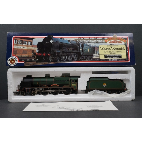 33 - Boxed Hornby OO gauge R326 BR Skipper Twin Railbus Class 142, boxed Bachmann 31-402 Lord Nelson 3085... 