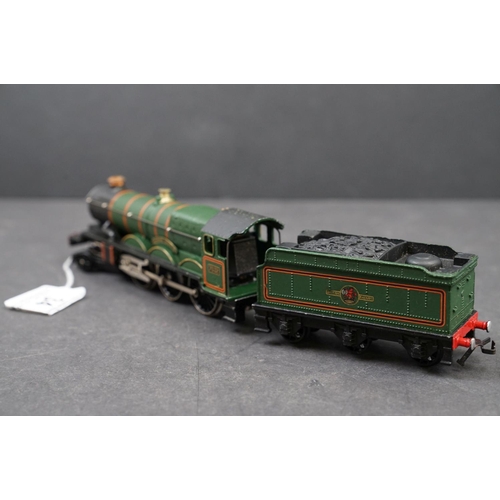 34 - Hornby Dublo Denbigh Castle locomotive with tender in BR green, within custom red box