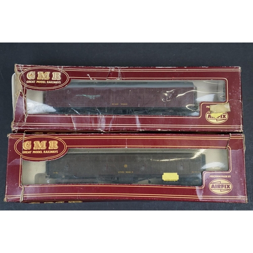 39 - Ten OO gauge items of rolling stock coaches to include 3 x boxed Airfix, 3 x boxed Bachmann, boxed A... 