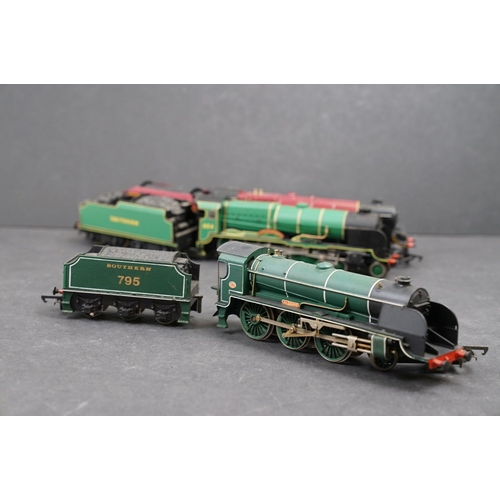 44 - 10 OO gauge locomotives with tender to include Triang Princess Elizabeth, Mainline Hinton Manor, Tri... 