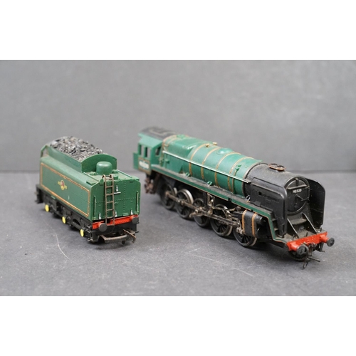 45 - 10 OO gauge locomotives to include Hornby Repton 926 Southern, Hornby Britannia, Airfix Royal Scots ... 