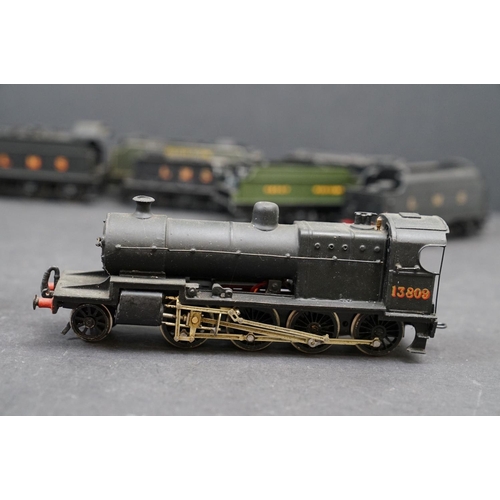 47 - Ten OO gauge built diecast locomotives to include Sir Walter Raleigh, 2-8-0 LMS in black with tender... 