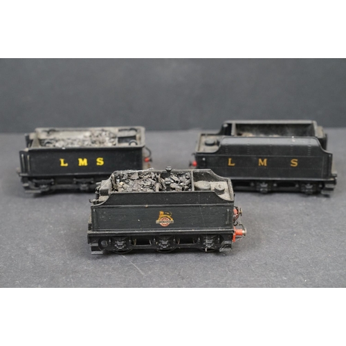 47 - Ten OO gauge built diecast locomotives to include Sir Walter Raleigh, 2-8-0 LMS in black with tender... 