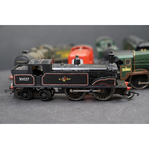 51 - Eight OO gauge locomotives to include Airfix Budleigh Salterton, Triang 2-6-2 BR 82004, Triang R253 ... 