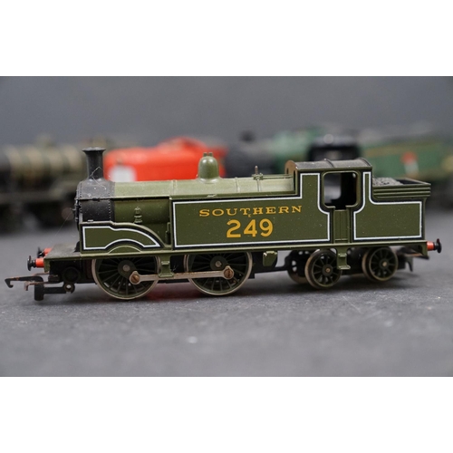 51 - Eight OO gauge locomotives to include Airfix Budleigh Salterton, Triang 2-6-2 BR 82004, Triang R253 ... 