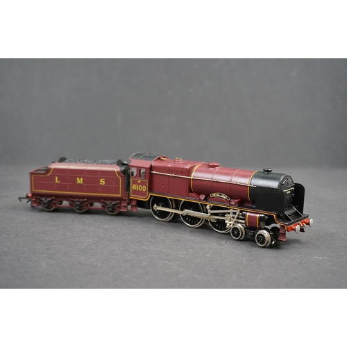 73 - Two boxed Wrenn OO gauge locomotives to include W2225 2-8-0 Freight LMS and W2260 4-6-0 Royal Scot L... 