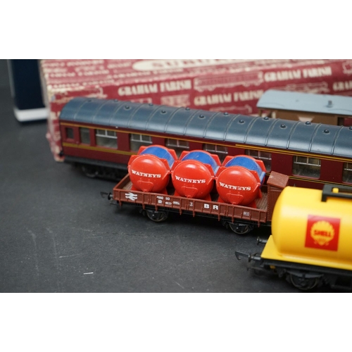 75 - 13 OO gauge items of rolling stock to include 2 x boxed Hattons Warwell H4-WW-012, Graham Farish Sur... 