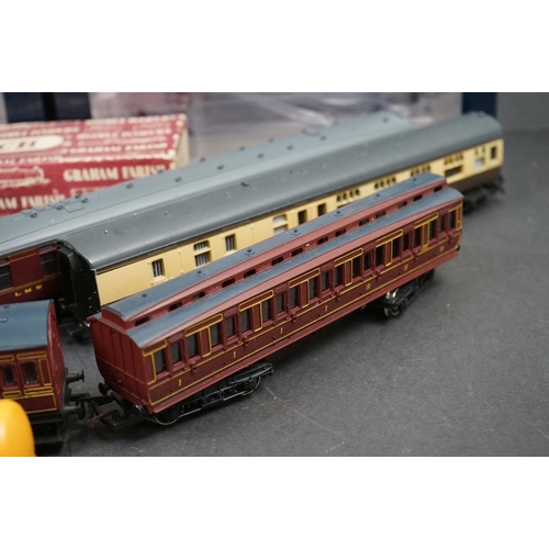 75 - 13 OO gauge items of rolling stock to include 2 x boxed Hattons Warwell H4-WW-012, Graham Farish Sur... 