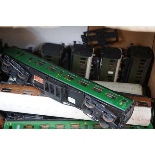 80 - Around 40 OO gauge items of rolling stock to include mainly kit built examples, Hornby etc, conditio... 