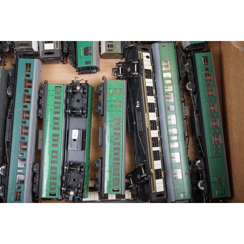 81 - Around 50 OO gauge items of rolling stock to include Hornby Dublo, Hornby, kit built examples etc, c... 