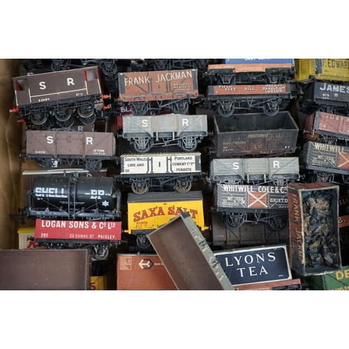 82 - Around 100 OO gauge items of rolling stock to include Hornby, Airfix, Peco, kit built examples etc, ... 