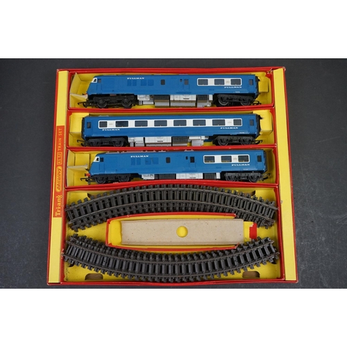 86 - Two boxed Triang Hornby OO gauge RS52 The Blue Pullman electric train set, both with locomotives and... 