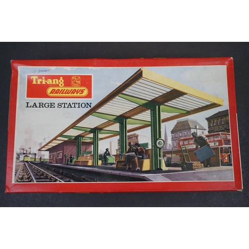 88 - Six boxed Hornby Triang OO gauge model railway accessories to include 4 x R146 Modern Engine Shed, R... 