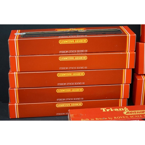 90 - 36 Boxed Hornby Triang OO gauge items of rolling stock to include coaches, vans and wagons featuring... 