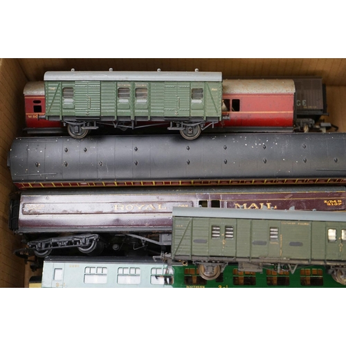 94 - Around 35 OO gauge items of rolling stock to include kit built, Triang, Ratio etc