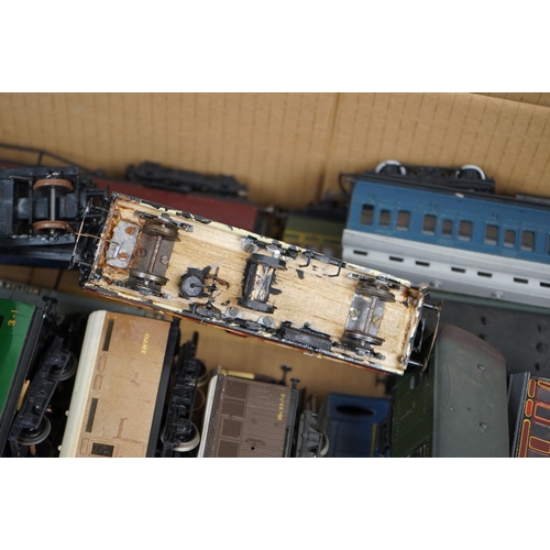 94 - Around 35 OO gauge items of rolling stock to include kit built, Triang, Ratio etc