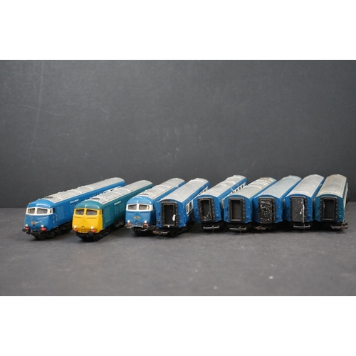 96 - Eight Triang OO gauge items of Pullman rolling stock plus a Triang OO gauge Pullman locomotive (9 it... 