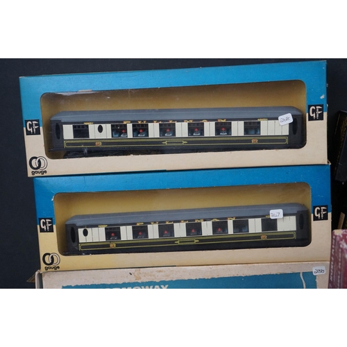 97 - 24 Boxed OO gauge items of rolling stock to include 13 x Grafar and 11 x Graham Farish, condition va... 