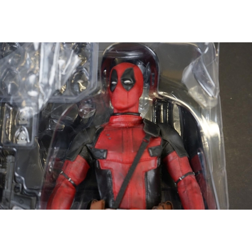 1005 - Boxed Hot Toys Movie Masterpiece Marvel 1/6 scale Deadpool MMS347 figure, complete and excellent