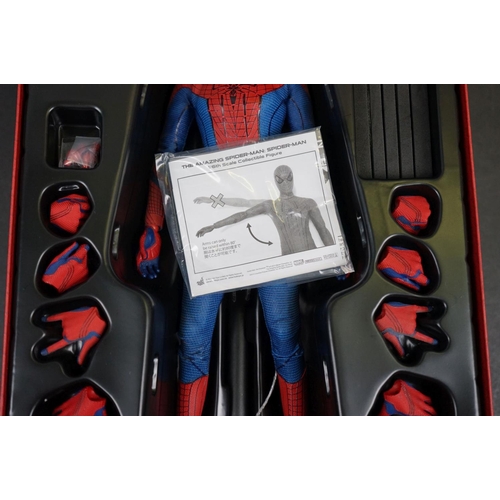 1029 - Boxd Hot Toys Movie Masterpiece 1/6 Marvel The Amazing Spiderman figure MMS179, complete and excelle... 