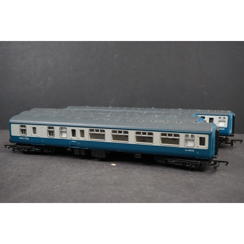 105 - 17 OO gauge items of rolling stock all coaches with 2 x Hornby Royal Mail coach, featuring Triang, &... 