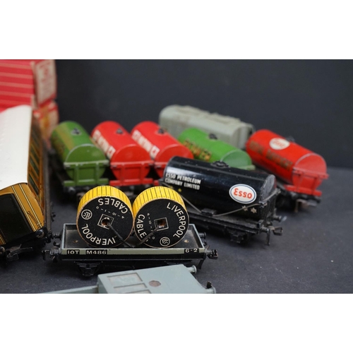 107 - 33 Horby Dublo items of rolling stock to include 2 x boxed coaches, featuring tankers, wagons, flatb... 