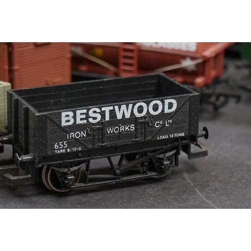 108 - 26 OO gauge items of rolling stock, featuring wagons, vans and tankers, featuring Hornby, Triang etc