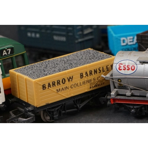 108 - 26 OO gauge items of rolling stock, featuring wagons, vans and tankers, featuring Hornby, Triang etc