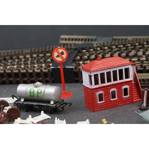 109 - Group of Lone Star OOO model railway to include locomotive, rolling stock and accessories plus a gro... 