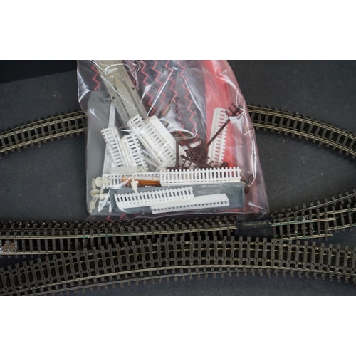 109 - Group of Lone Star OOO model railway to include locomotive, rolling stock and accessories plus a gro... 