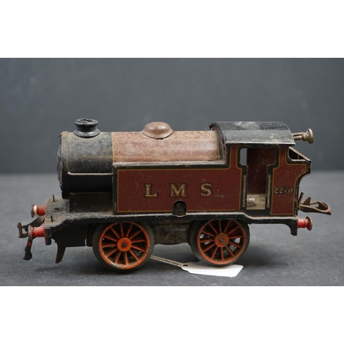 123 - Two O gauge locomotives to include Hornby 0-4-0 LMS 2270 in maroon and an unmarked 0-6-0 in green, d... 