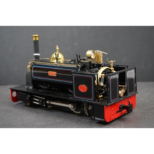 124 - Finescale Engineering Co O Gauge Live Steam 0-4-0 Saddle Tank Locomotive 'Topsy' in black livery, wi... 