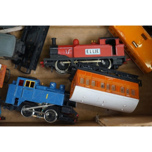 144 - Group of OO gauge model railway to include Hornby Thomas the Tank Engine with carriages, Hornby Dubl... 