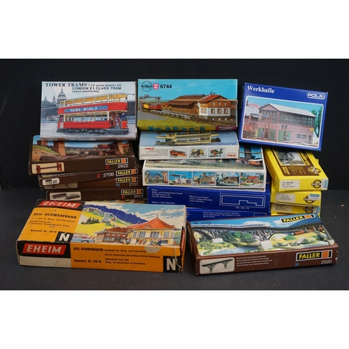 150 - 19 Boxed and unbuilt N gauge plastic model kits to include Ratio, Faller, KeilKraft, and Pola, unche... 