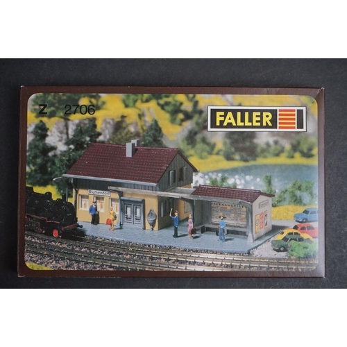 150 - 19 Boxed and unbuilt N gauge plastic model kits to include Ratio, Faller, KeilKraft, and Pola, unche... 