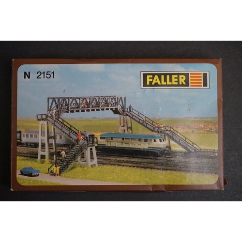 150 - 19 Boxed and unbuilt N gauge plastic model kits to include Ratio, Faller, KeilKraft, and Pola, unche... 