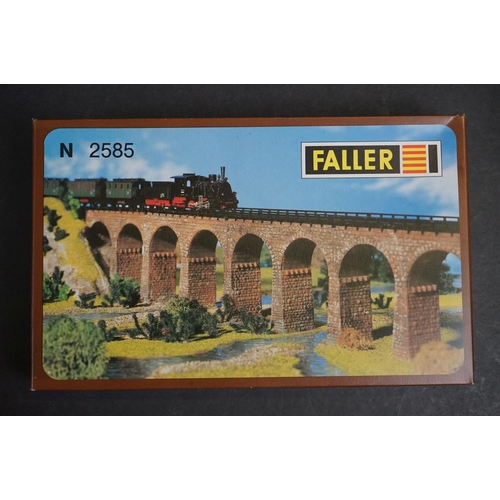 150 - 19 Boxed and unbuilt N gauge plastic model kits to include Ratio, Faller, KeilKraft, and Pola, unche... 