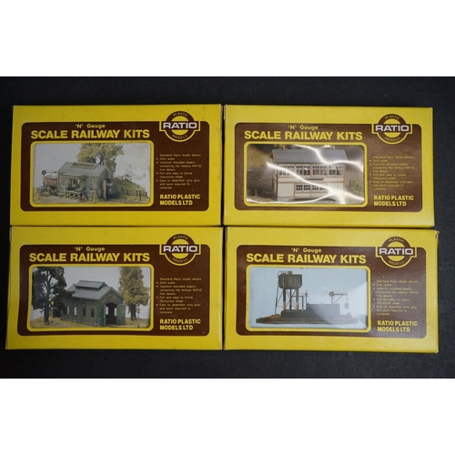 151 - Two boxed OO gauge Hornby Battle Space Combat Unit R567 Radar Tracking Command Car, gd with fair box... 