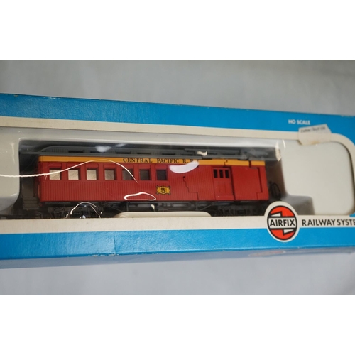 152 - Boxed Airfix OO gauge 54170-5 Central Pacific Jupiter 4-4-0 Locomotive with tender plus 2 x boxed it... 