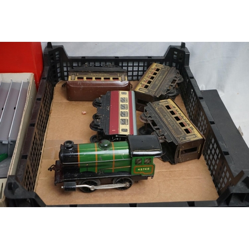 155 - Boxed Hornby OO gauge R6 Central Station appearing complete together with a Hornby O gauge tin plate... 