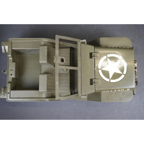 1084 - Boxed Cherilea Military Jeep with Supply Trailer, missing accessories, plus loose Cherilea German Ar... 