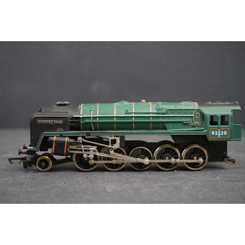 115 - Three OO gauge locomotives to include Triang R651 Stephenson's Rocket plus 2 x Triang Hornby locomot... 