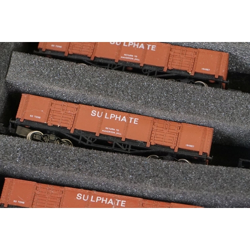 117 - 64 N gauge items of rolling stock contained within 3 x flight cases, includes Peco, Graham Farish, G... 